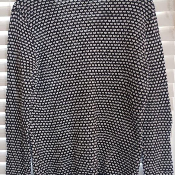 Madison Grey Women’s M Black White Knit Cotton Sweater Toggle V-Neck Long Sleeve - Picture 7 of 7